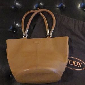 Tods leather tan bucket handbag